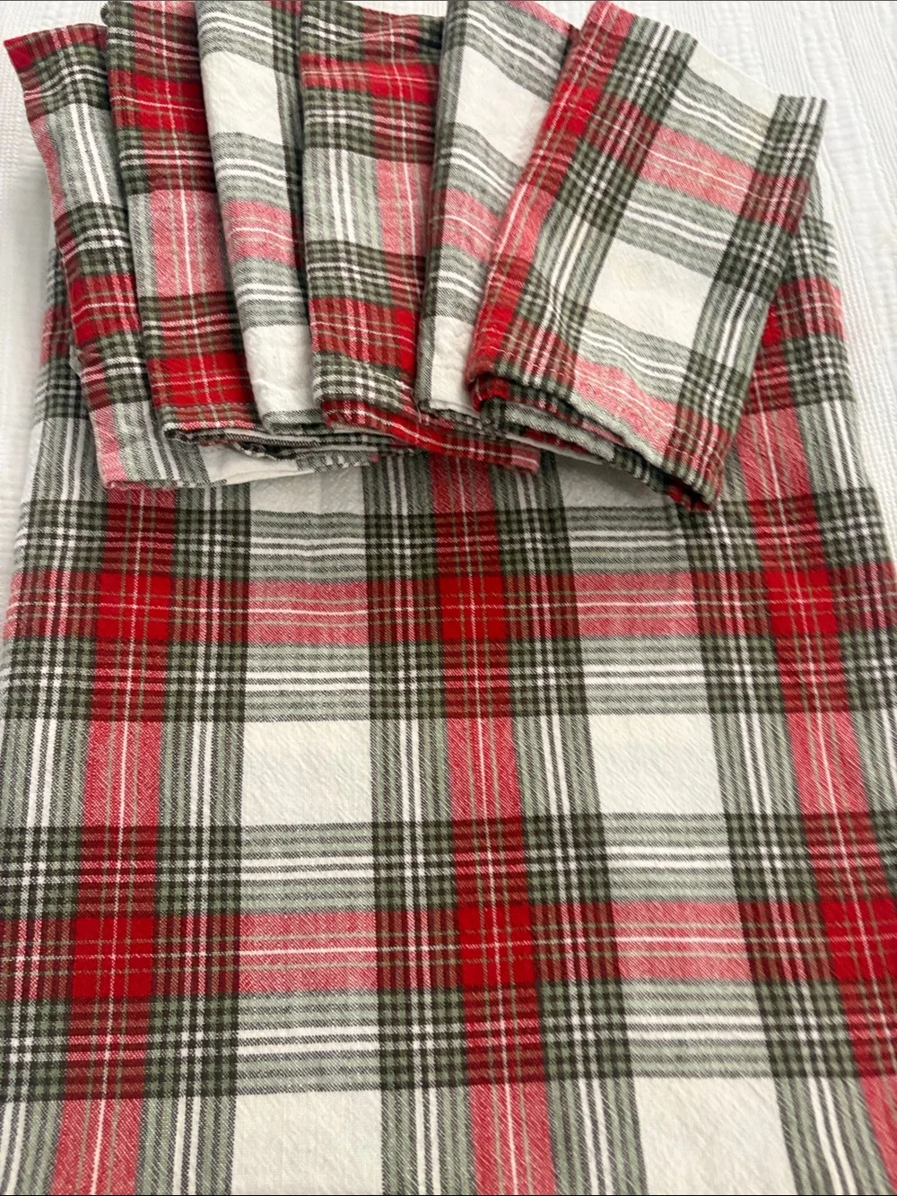 Plaid Tablecloth and Napkin Set